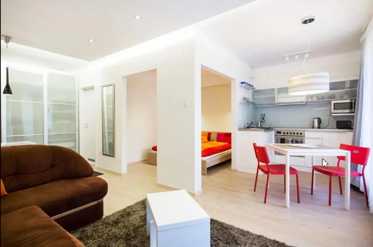 Orangehomes One Bedroom Modern Apartment In The City Center contacts